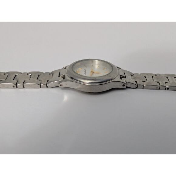 Eddie Bauer Ladies Stainless Steel Watch 5 ATM Water Resist Miyota Japan Movt - Picture 4 of 6